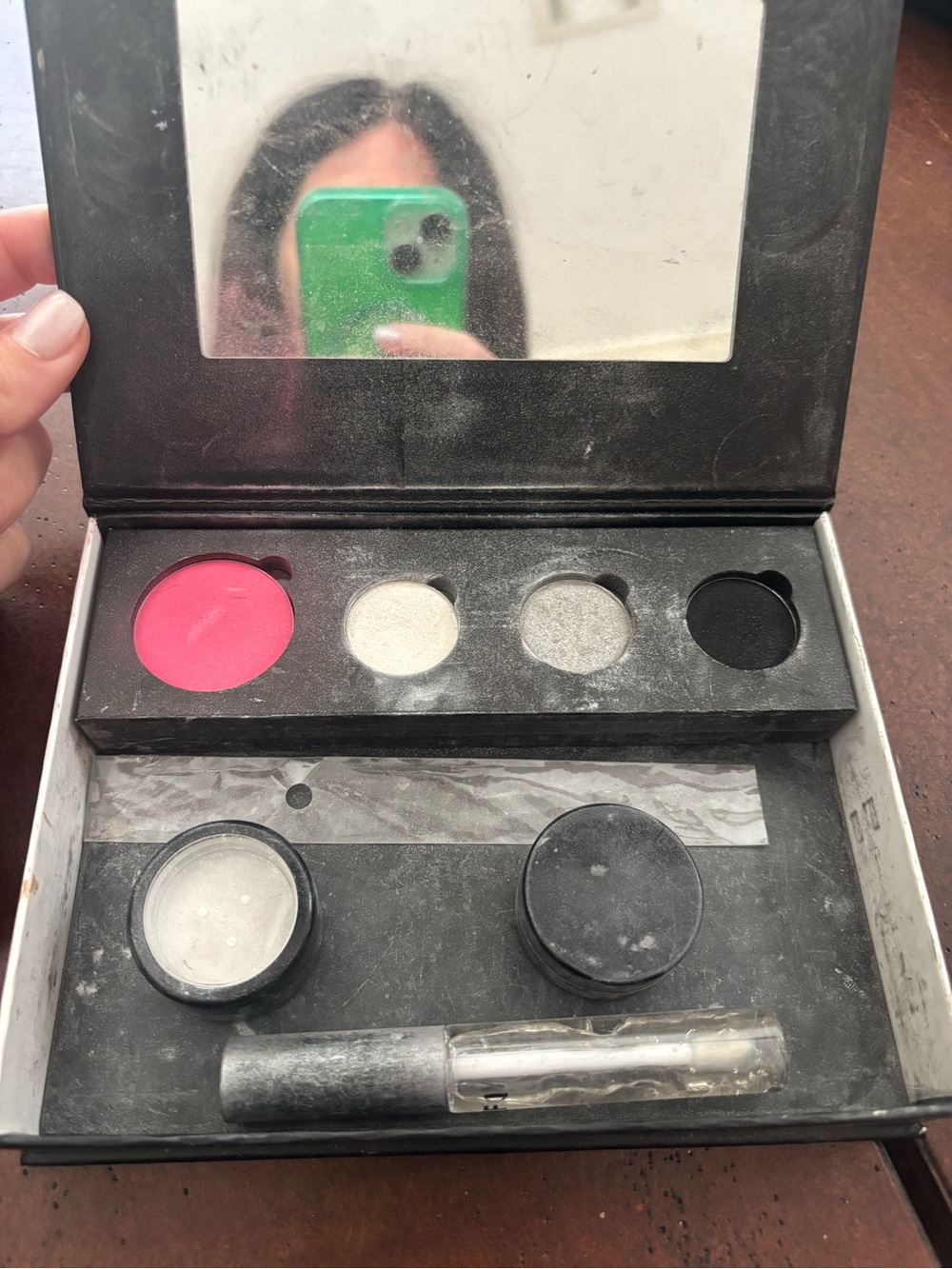 Yofi smokey makeup kit